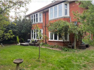 Three Boutique Rooms Available in a Vibrant Home. Main Photo