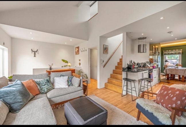 Fabulous 2 bed flat. Short lets considered.  Main Photo