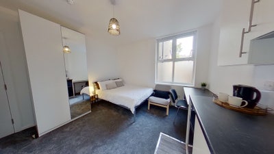 Self-Contained Studio Flat Central Location 🏠  Main Photo