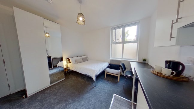 Self-Contained Studio Flat Central Location 🏠  Main Photo