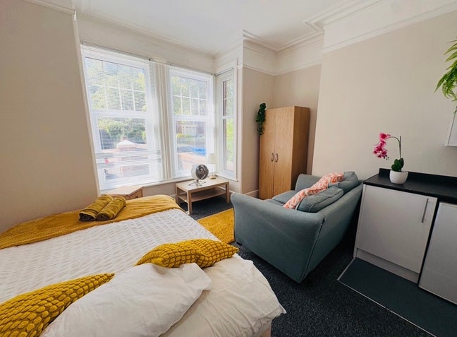 * Brand New En-Suite Property in Worthing* 16Rug Main Photo