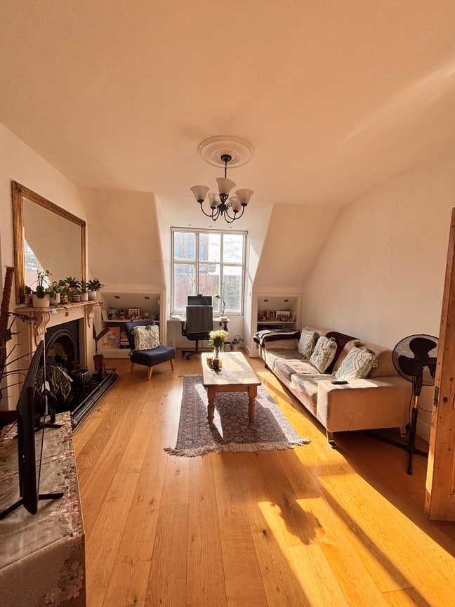 Double room available in beautiful West Hampstead! Main Photo