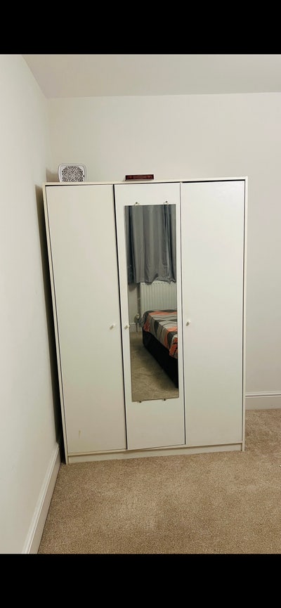 Room to rent  text Main Photo