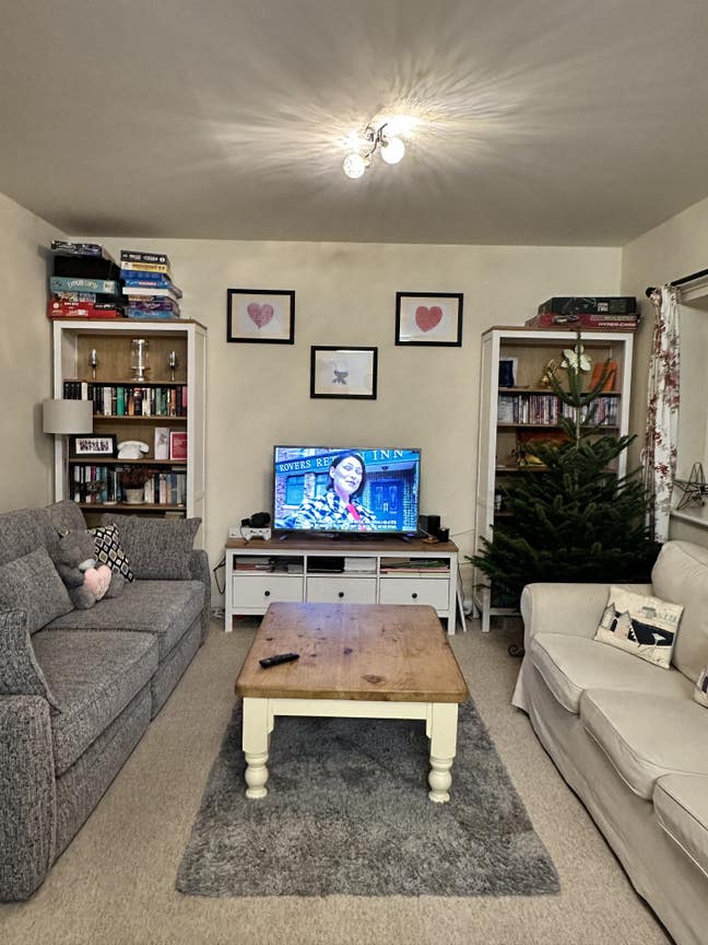 Beautiful double room in a seaside town.  Main Photo