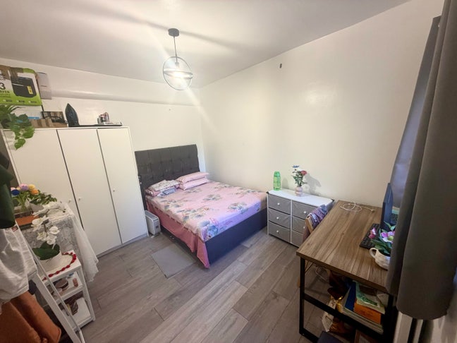 One Double Bedroom is up for Rent in Canning Town Main Photo