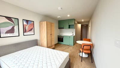 Modern Furnished Studio |  Bills Included - Ct Main Photo