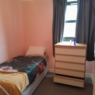 Short term room to rent Main Photo