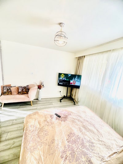 Double room in sharing flat Main Photo