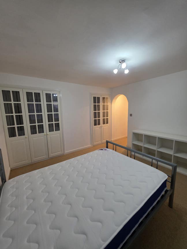 4 Double Rooms Near Darent Valley Hospital Main Photo