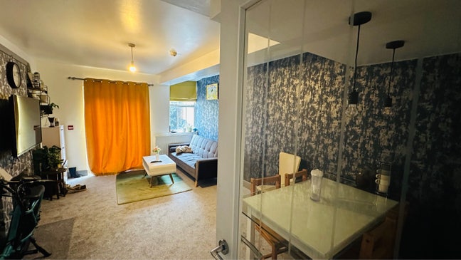 Spacious room near university of leicester  Main Photo