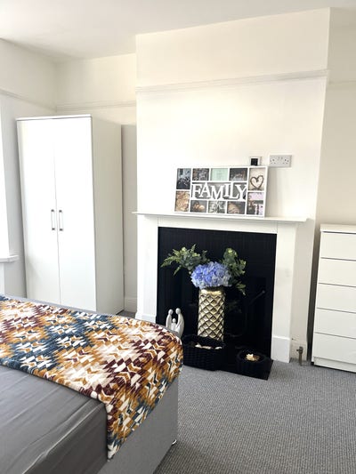 Luxury Living - Affordable Price. Newly Decorated. Main Photo