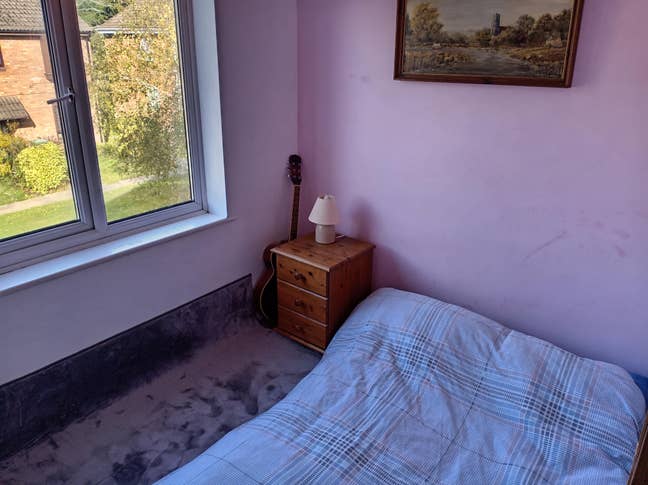 Large double room in Frome in quiet location Main Photo
