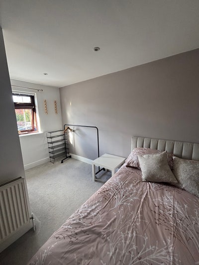 Double Room Available – Newbury | Bills Included Main Photo