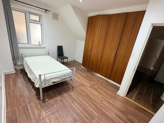 Single room Available at south harrow  Main Photo