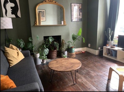 Double rooms in a lovely house near tube! Main Photo