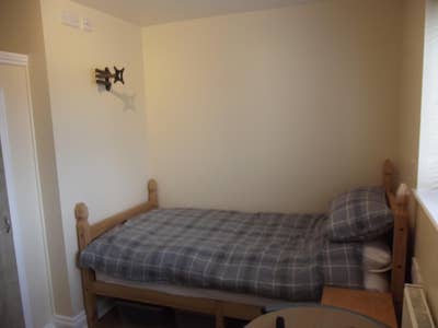 Self-Contained Single Occupancy Furnished Bedsit Main Photo