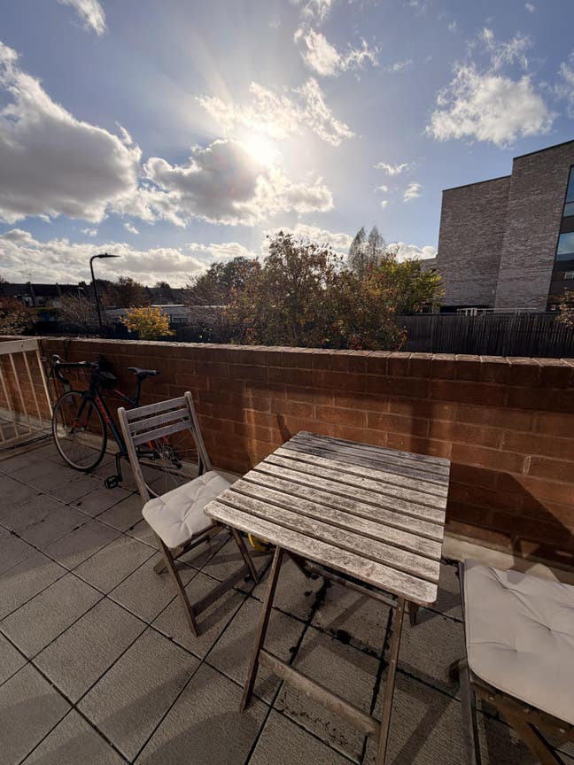 Ensuite double bedroom in Homerton/Hackney Wick!  Main Photo