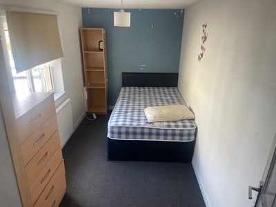 Close to UHW & Easy access to city center  Main Photo