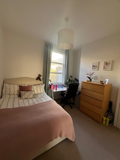 Double Room Shepards Bush Main Photo