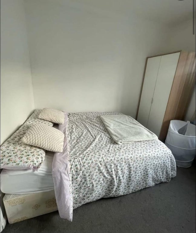 Double room in White City Main Photo