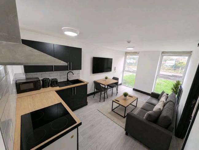 1 Bed Flats - All Bills Included - Free Parking  Main Photo