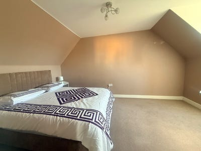 Double room available in Mk8 Main Photo