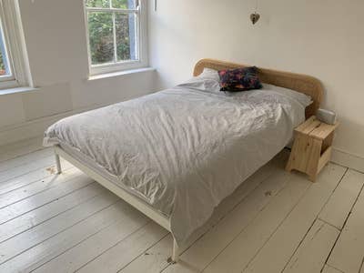 Sunny double room in Stroud Main Photo