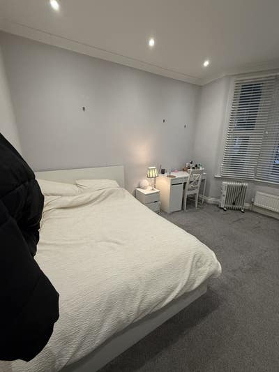 Spacious Double Room in Friendly 6-Bed House Share Main Photo