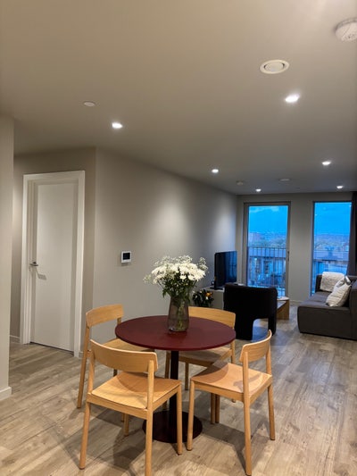 Flatmate for 1/2 beds with private bathroom Main Photo