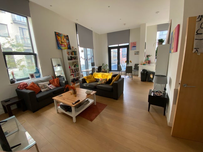 Double room in east London with own bathroom Main Photo
