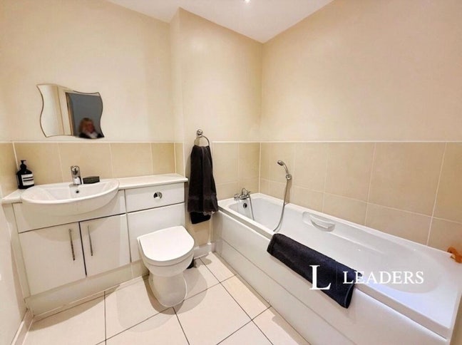 Double Room Available BN1  Main Photo