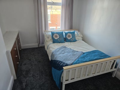 Double room to let  Main Photo
