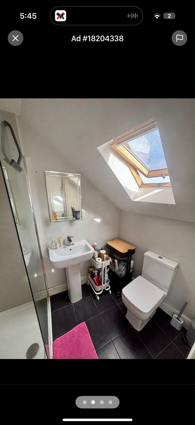 Large double en-suite room Main Photo