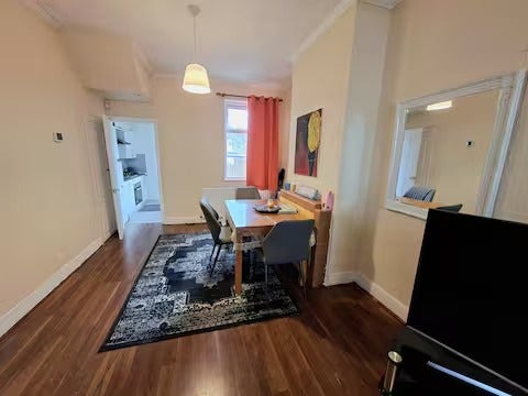 King room in modernised house - Couples welcome! Main Photo
