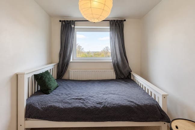 Double Room Opposite Roehampton Campus!(431) Main Photo