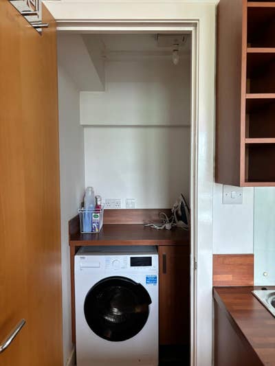 Room available in a two-bedroom apartment in G2 4L Main Photo