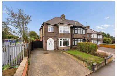 3 Spacious Bedrooms Available for Lodgers  Main Photo