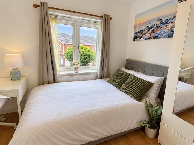Modern Furnished Single Room | Bills Included Main Photo