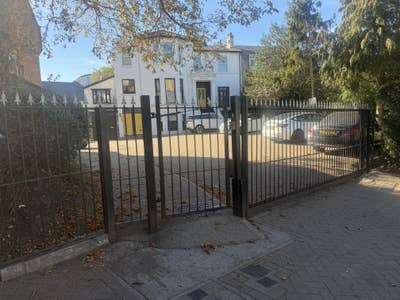 Modern 3 Bed Town House, Sharers welcome. Main Photo