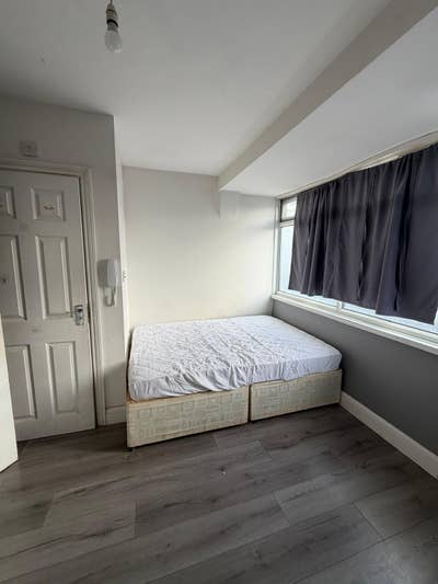 Ensuite Room To Rent in London, Feltham TW137BU  Main Photo