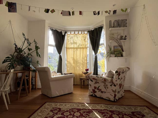Spacious Furnished 4-Bed House | Short-term 1-6 m. Main Photo
