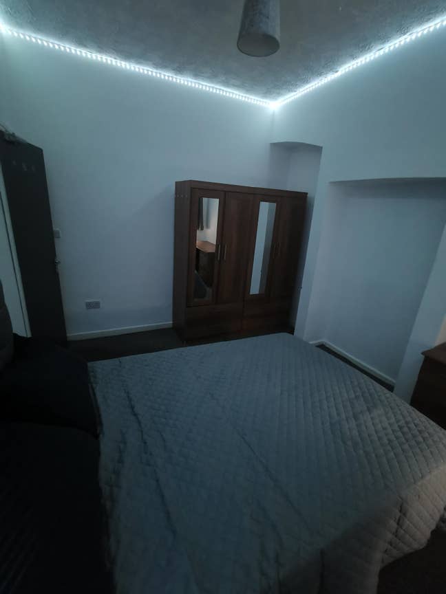A beautiful double room for rent in Salford.  Main Photo