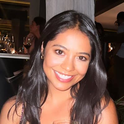 Professional Female seeks a double room Main Photo