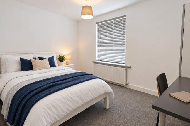 5-Bed Student House | Bills Included | Sept 27 🎓 Main Photo