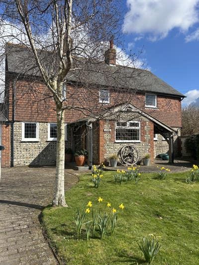 Double en suite bedroom in large 4 bedroomed house Main Photo