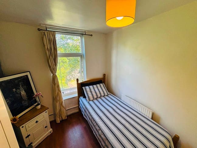  Cozy Room in Sydenham ! 🏠Move in NOW🤩Male House Main Photo