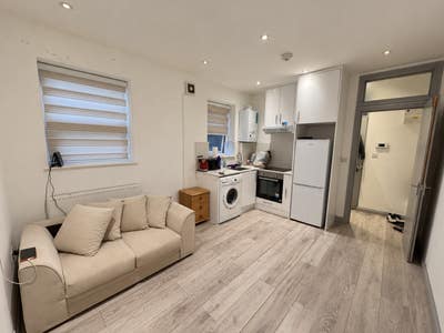 ***One Bedroom Flat to Rent in N8*** Main Photo
