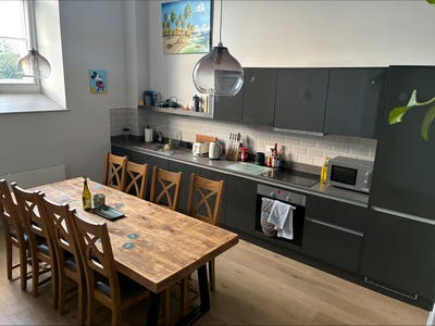 Spare double room for rent Main Photo