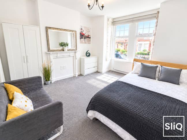 Massive Double Room close to Tooting Bec Station. Main Photo