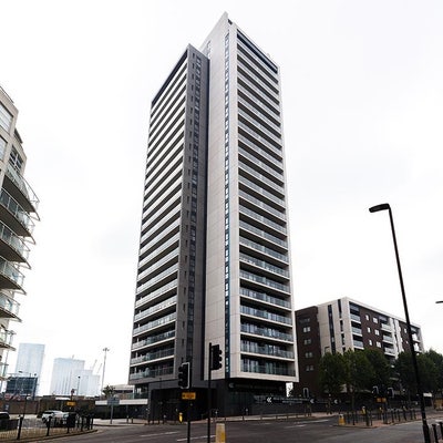 Two bedrooms available for rent in Blackwall Main Photo